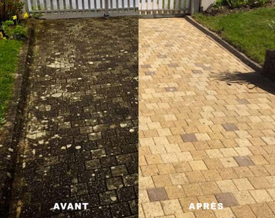 Avant après nettoyage allée en pavés haute pression en Dordogne 24 élimination mousse et salissures